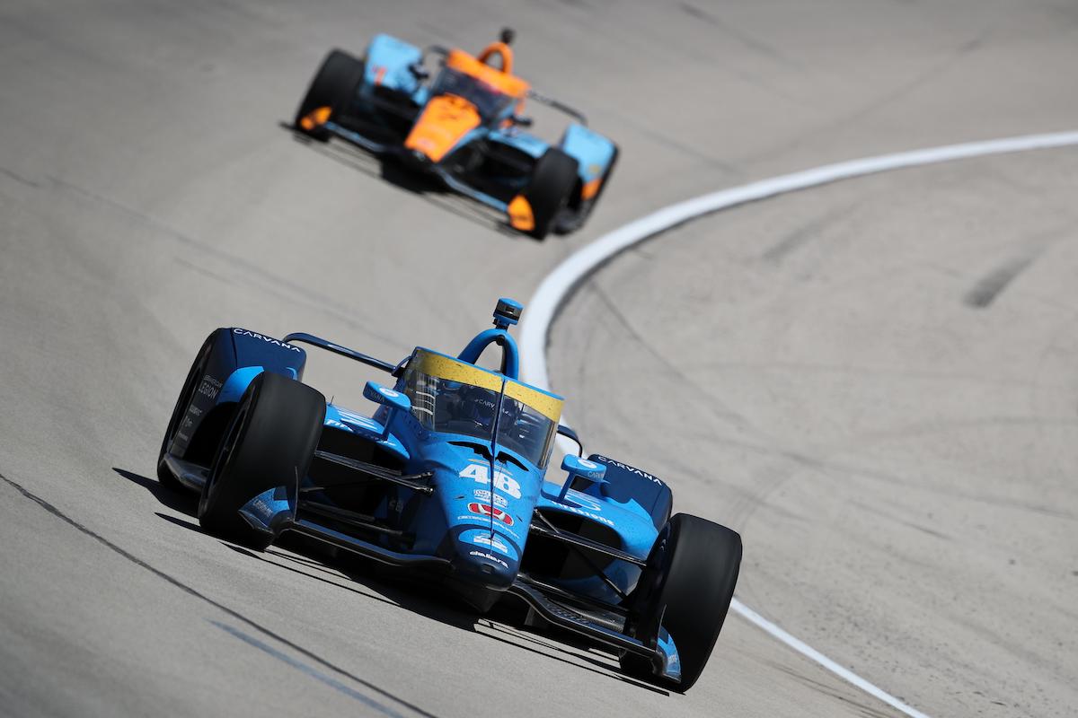 Jimmie Johnson se destacó en debut oval (FOTO: Penske Entertainment)